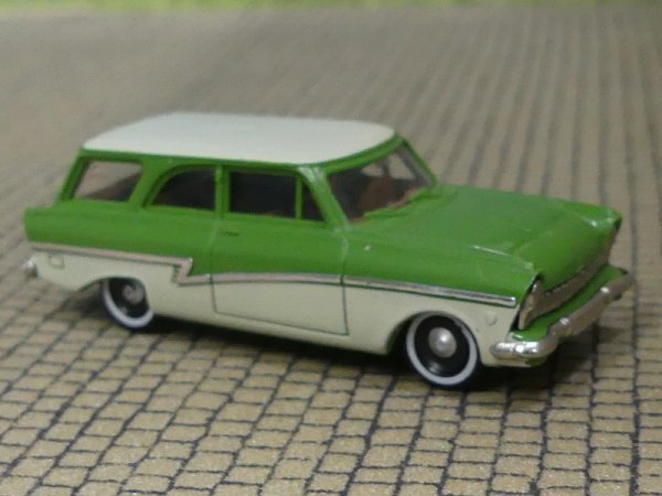 1/87 Brekina Ford 17m Kombi grün/hellelfenbein #14