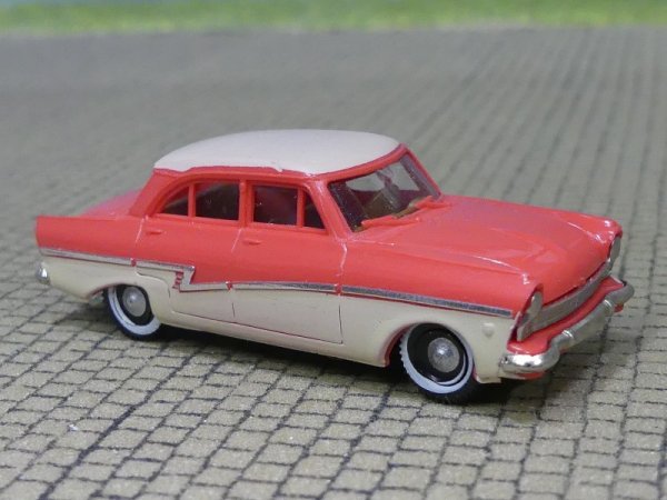 1/87 Brekina Ford 17m Limousine hellrot/elfenbein #17