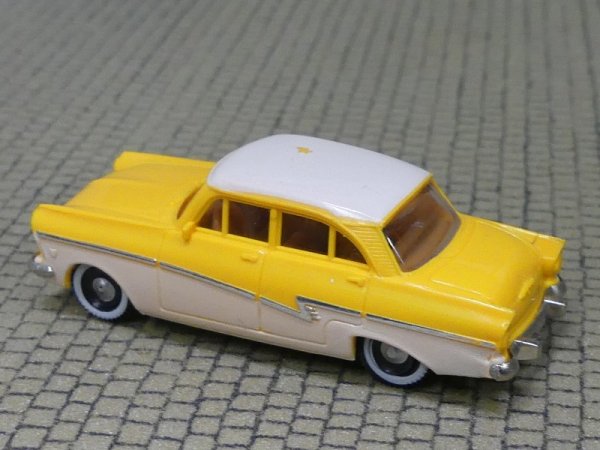 1/87 Brekina Ford 17m Limousine gelb/weiß Dach mit kleinem Lackfehler #20