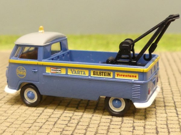1/87 Brekina # 2381 VW T1 b Abschleppwagen Varta 32982