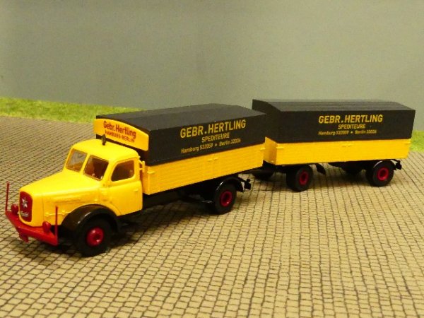 1/87 Brekina Henschel HS 140 Hertling Hängerzug 73310