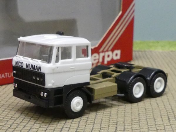 1/87 Herpa DAF 3300 3achs Zugmaschine Nijman weiß 835271