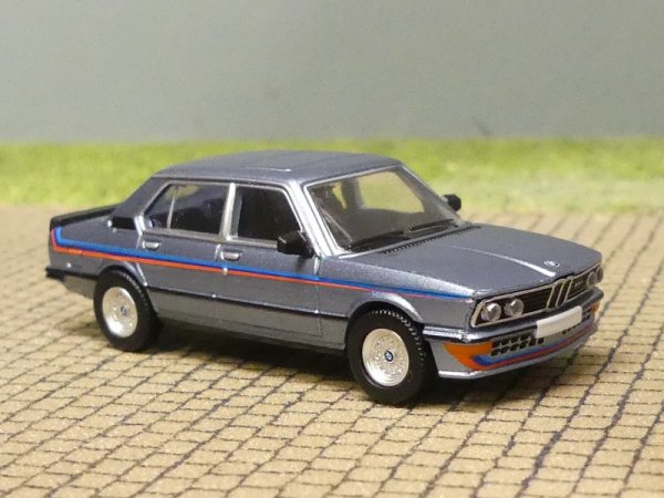 1/87 PCX BMW M535i (E12) hellblau-metallic/Dekor 1980, 871606