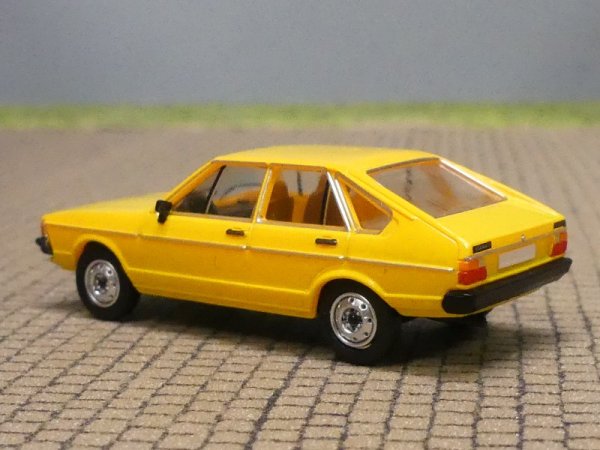 1/87 PCX Passat B1 VW Passat B1 gelb 1977, 870781
