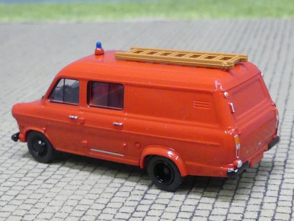 1/87 Brekina Ford Transit MK1 Feuerwehr rot/schwarz 34160