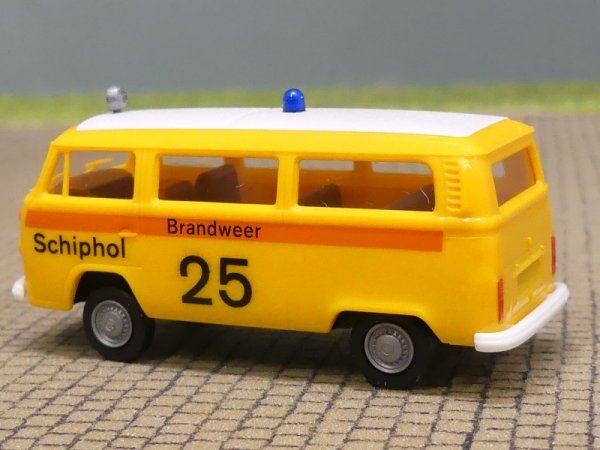 1/87 Brekina VW T2 Brandweer Schipol NL Bus 33164