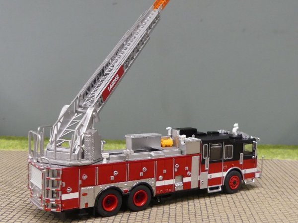 1/87 PCX Ferrara Ultra red black 870694