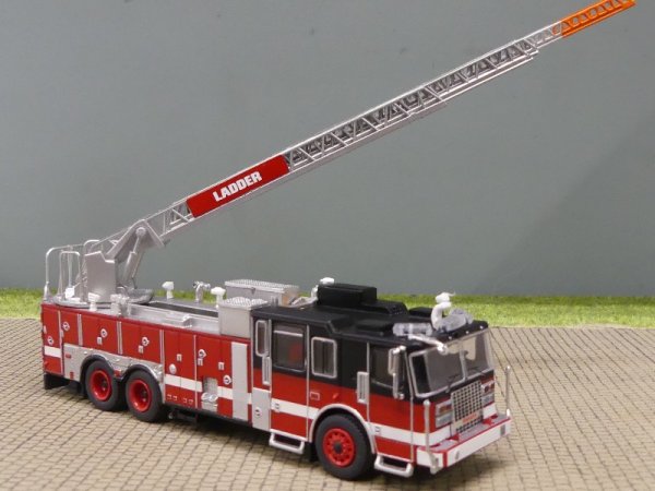 1/87 PCX Ferrara Ultra red black 870694