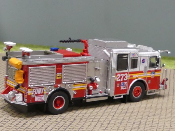 1/87 PCX Seagrave Marauder II FDNY Queens Engine #273 870680