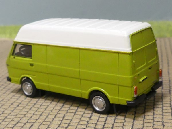 1/87 Brekina VW LT grün Hochdach-Kasten 1985, 34955
