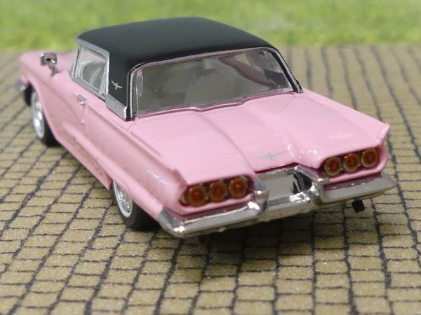 1/87 Brekina Ford Thunderbird Cabrio geschlossen, hellrosa/schwarz 18202