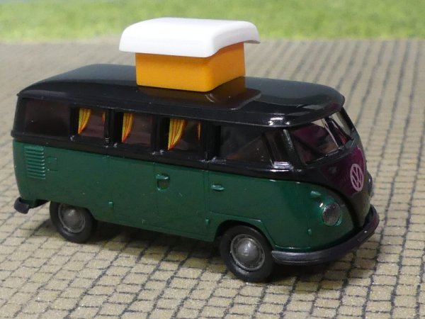 1/87 Brekina VW T1b Camper schwarz/moosgrün 1960, 31634