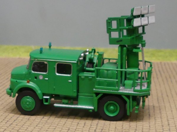1/87 Brekina MB LA 911 Lichtmastwagen Polizei München, 47193