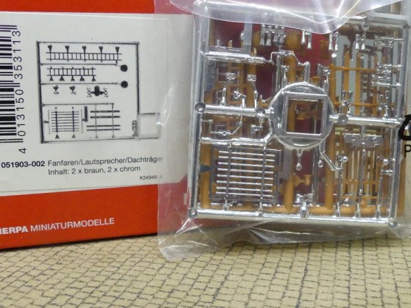 1/87 Herpa Zubehör Dachträger chrom/braun 051903-002