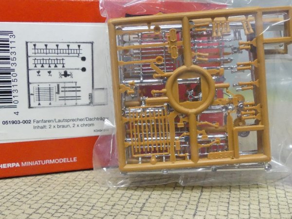 1/87 Herpa Zubehör Dachträger chrom/braun 051903-002
