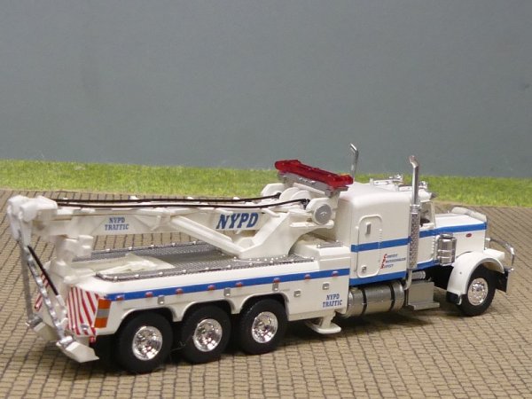 1/87 Brekina Peterbilt 359 Abschleppwagen 1973, NYPD, 86276