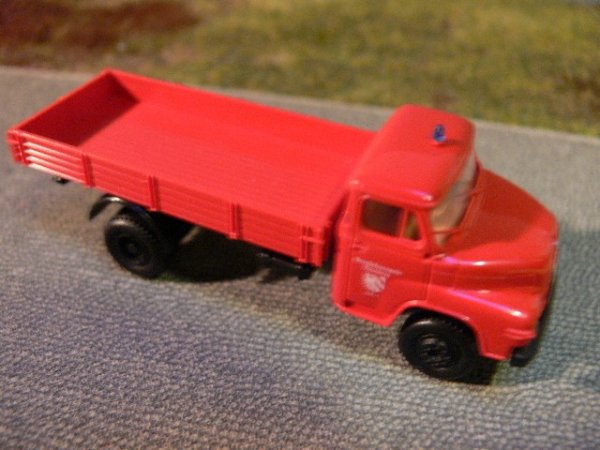 1/87 Brekina MAN 520 Feuerwehr Nürnberg Pritsche 4502