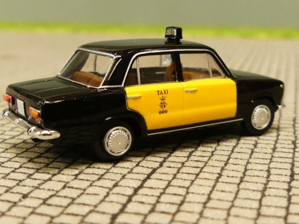 1/87 Brekina SEAT 124 TAXI BARCELONA 22408
