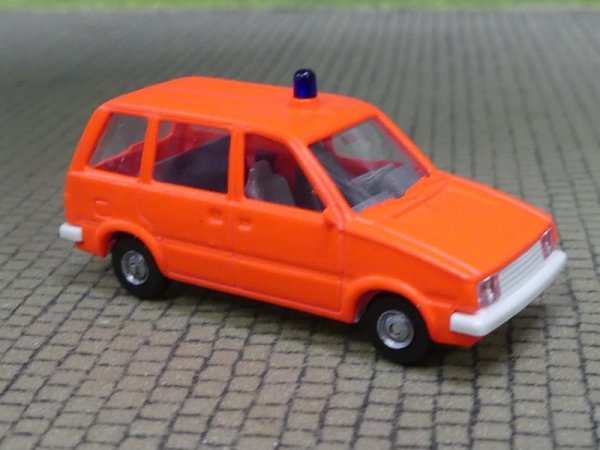 1/87 Rietze Nissan Prärie Feuerwehr Tagesleuchtrot