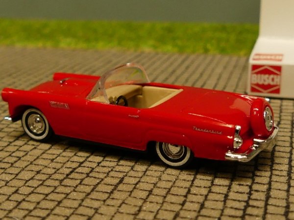 1/87 Busch Ford Thunderbird Cabrio offen rot 45210