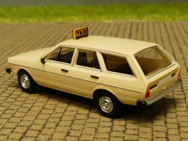 1/87 Brekina VW Passat Variant Taxi 25607