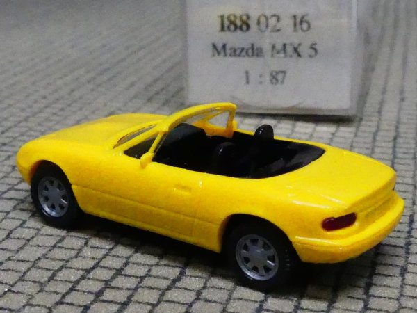 1/87 Wiking Mazda MX 5 Cabriolet gelb 188 02