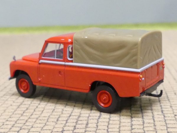1/87 Brekina Land Rover 109 rot Plane 13758