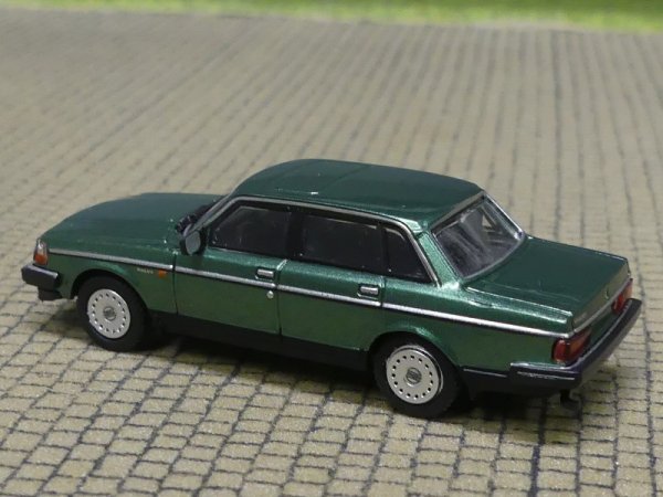 1/87 Minichamps Volvo 240 GL 1986 grünmetallic, 870171400