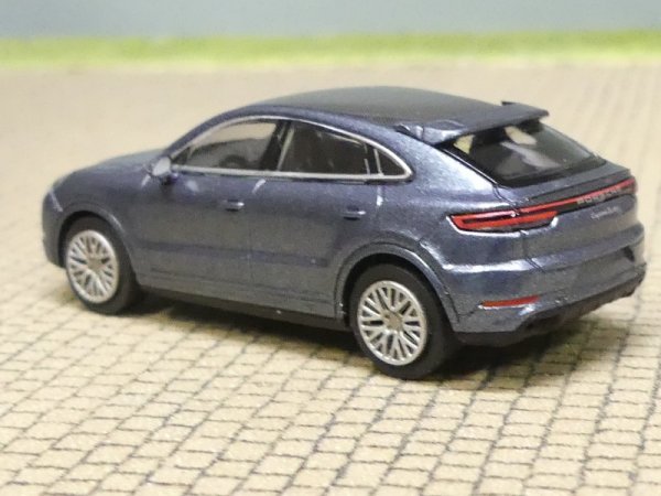 1/87 Minichamps Porsche Cayenne Turbo Coupe lightblaumetallic 2019, 870069124