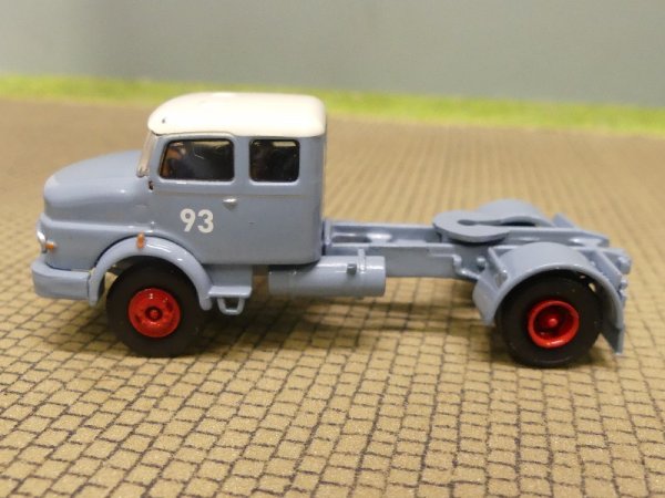 1/87 Brekina MB LS 1620 Zugmaschine #93 blaugrau 98134