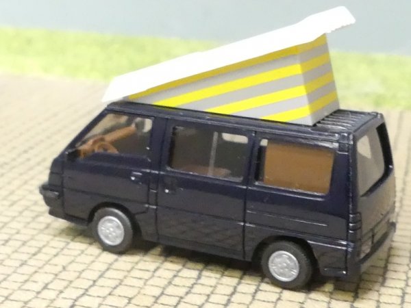 1/87 Rietze Mitsubishi L300 Camper schwarz 30022