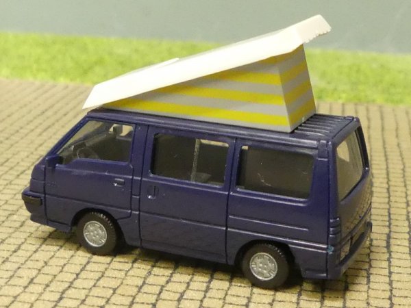 1/87 Rietze Mitsubishi L300 Camper dunkelblau in Klarsichtbox ohne Einleger