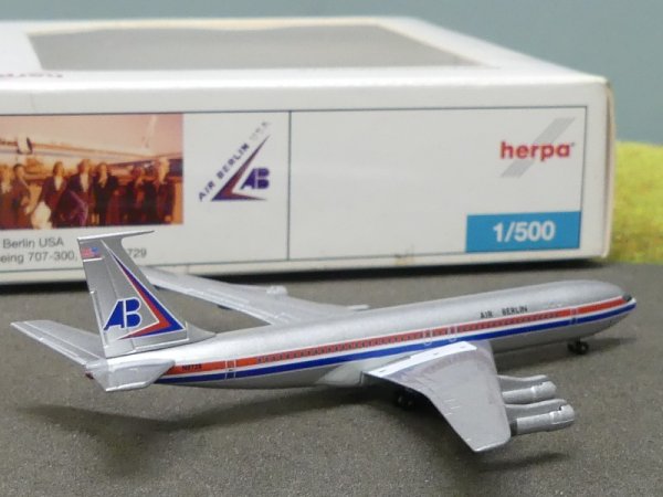 1/500 Herpa Wings Boeing 707-300 Air Berlin USA 523578