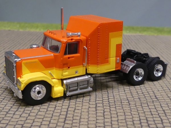 1/87 Brekina GMC General orange/gelb 85778