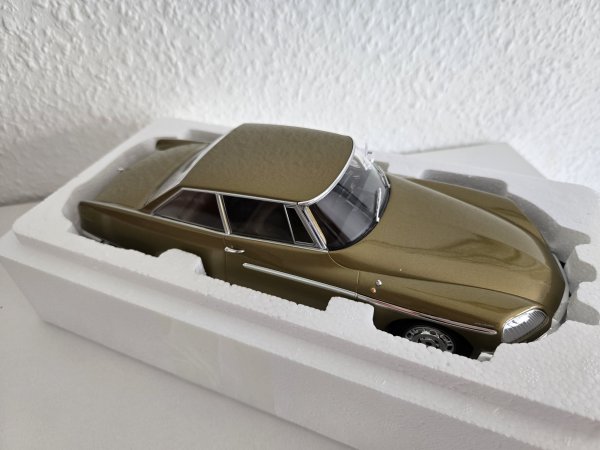 1/18 Norev Citroen DS Chapron Le Léman beigegold 180107