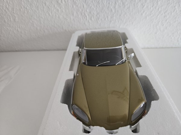 1/18 Norev Citroen DS Chapron Le Léman beigegold 180107