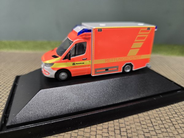 1/87 Rietze GSF RTW ´18 Werkfeuerwehr thyssenkrupp Steel Europe AG 76180