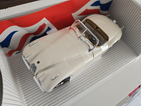 1/18 Ertl 1948 Jaguar XK120 7482