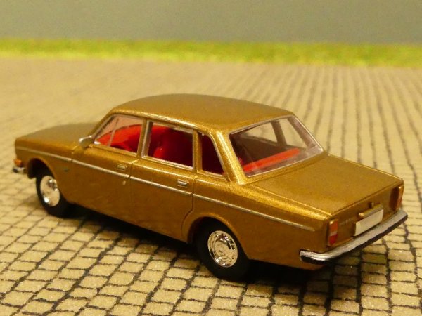 1/87 Brekina Volvo 144 goldbraun 29405