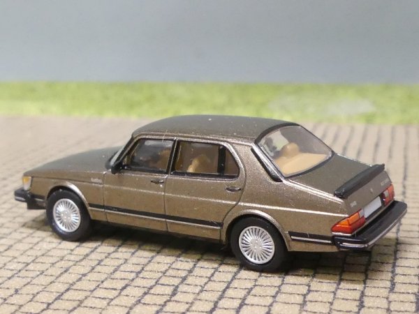 1/87 PCX Saab 900 Limousine braun 870758