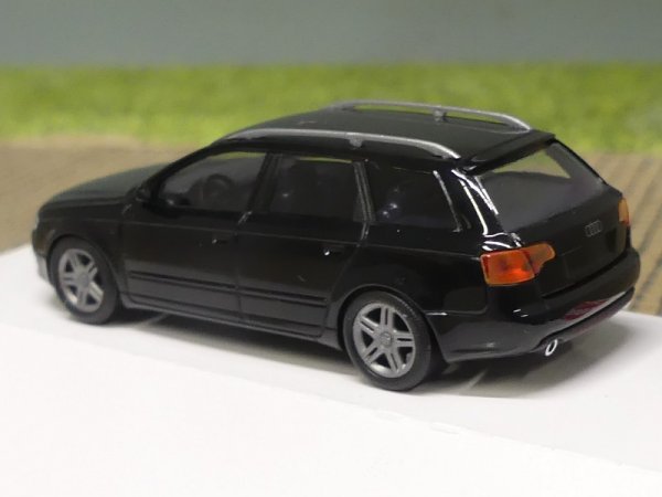 1/87 Busch Audi A4 Avant schwarzmetallic ab 2005
