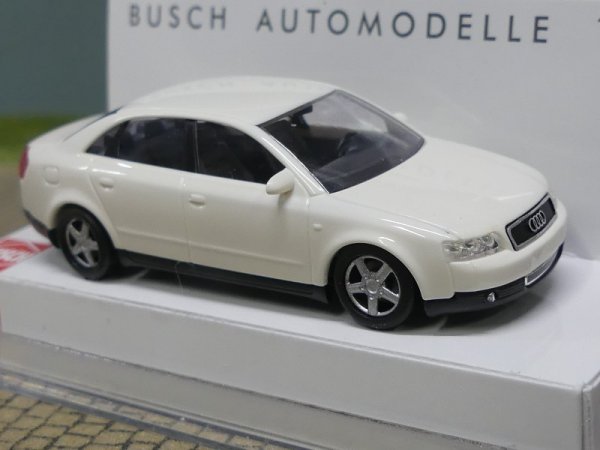 1/87 Busch Audi A4 weiss 49200