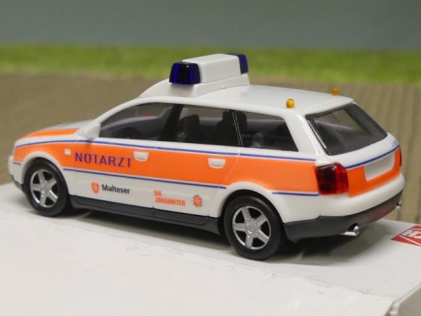 1/87 Busch Audi A4 Avant Malteser/Johanniter 49259