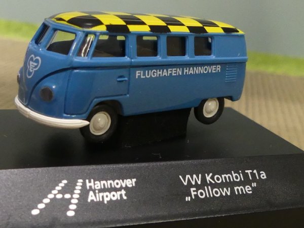 1/87 Brekina # 0883 VW T1 a Airport Hannover Follow me Bus