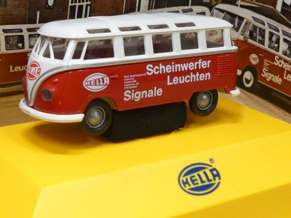 1/87 Brekina # 0877 Bulldog und Oldtimertreffen 2002