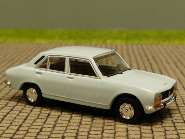 1/87 Brekina Peugeot 504 hellblau 29102