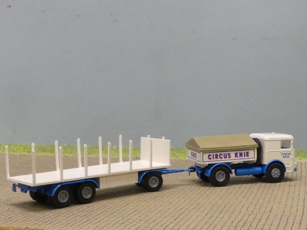 1/87 Brekina Büssing LU 11 Circus KNIE CH Zugmaschine + Rungenhänger