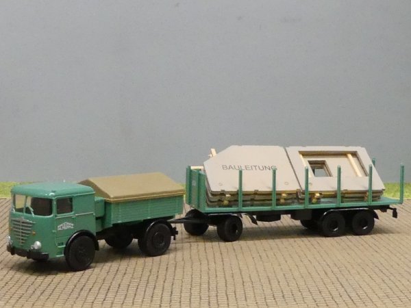 1/87 Brekina Büssing LU 11 Schwarzbau Zugmaschine + Rungenhänger 79210
