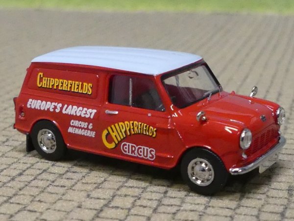 1/87 Brekina Austin Mini Countryman, Circus Chipperfields 15369