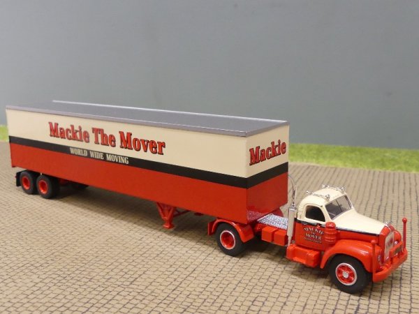 1/87 Brekina Mack B61 Mackie The Mouver, Koffer-Sattelzug 85982